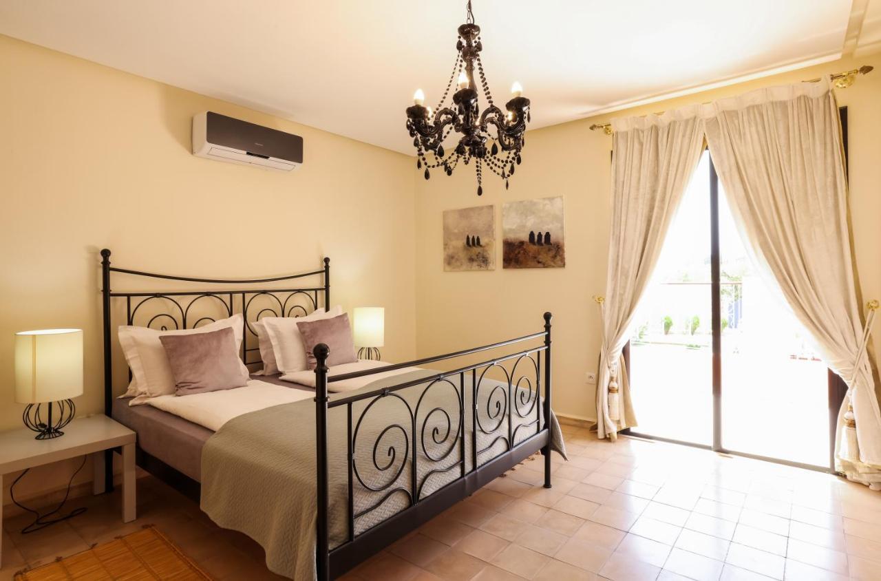 Tiguemine Sarah Hotel Douar Akkara Bagian luar foto