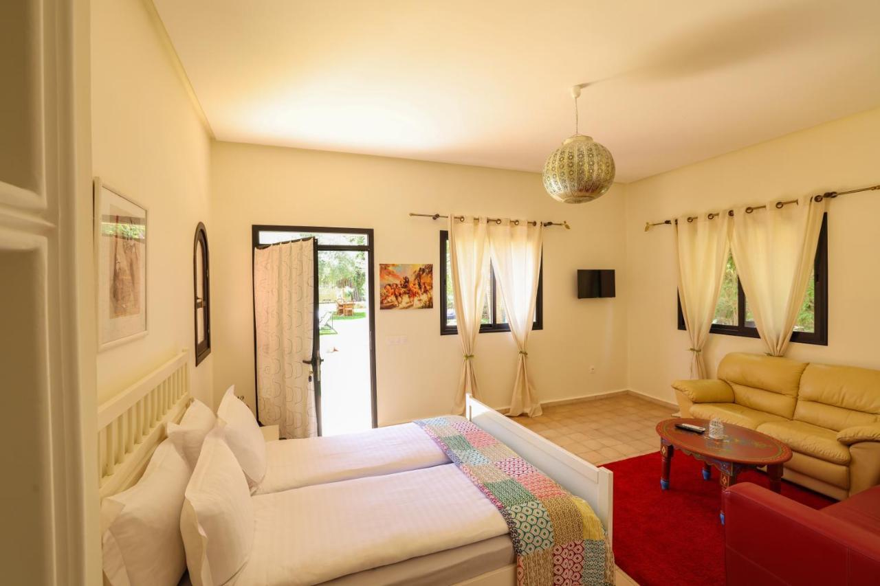 Tiguemine Sarah Hotel Douar Akkara Bagian luar foto
