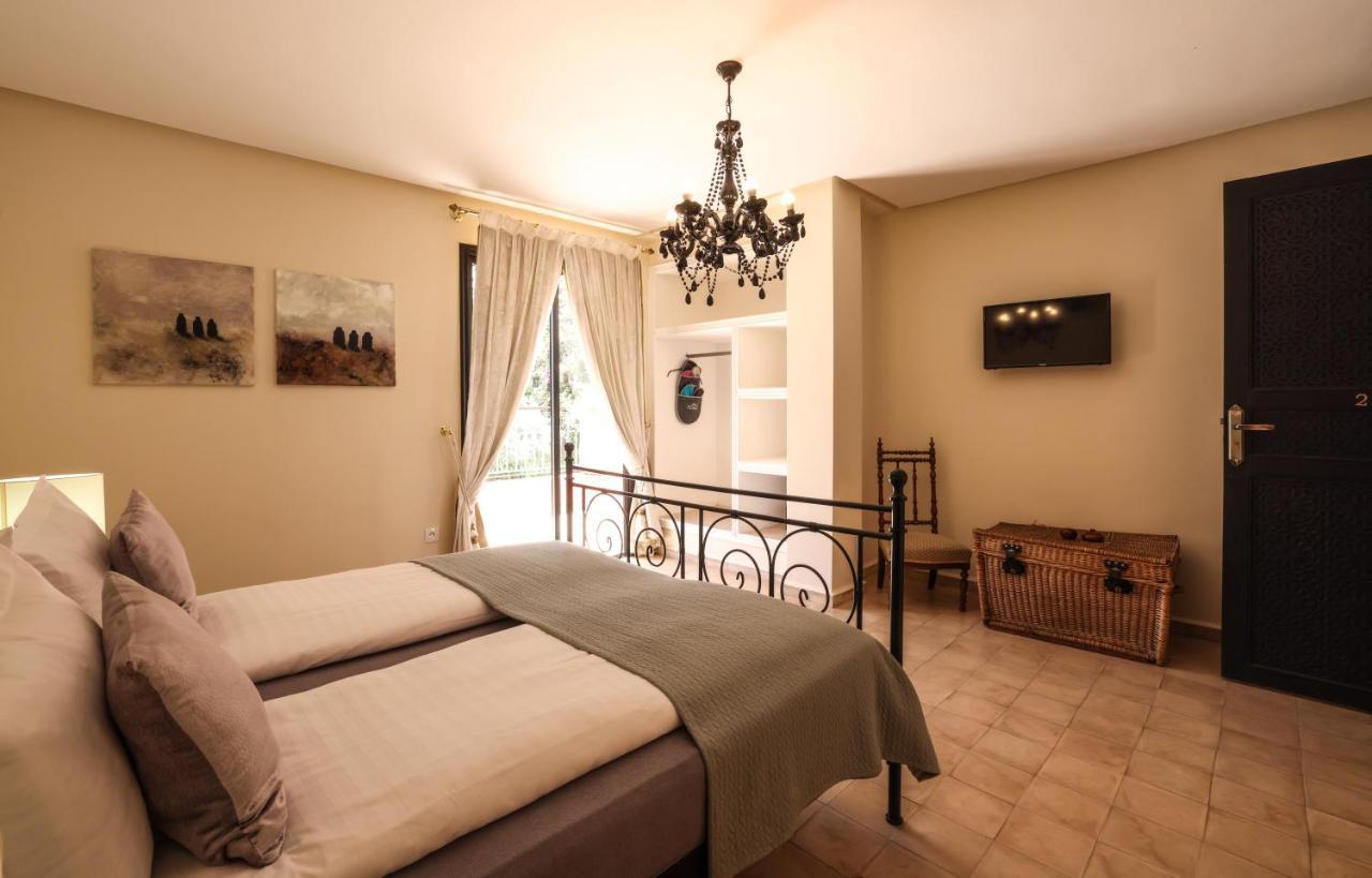 Tiguemine Sarah Hotel Douar Akkara Bagian luar foto