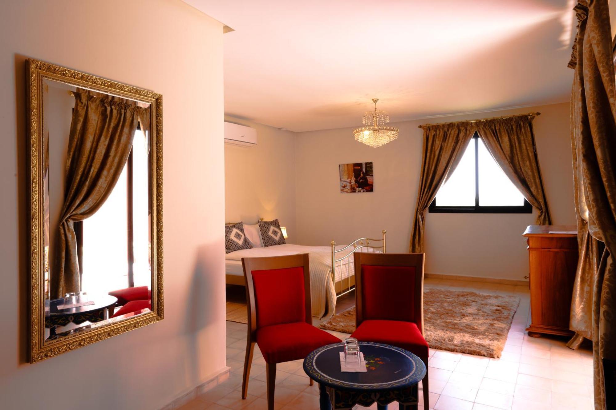Tiguemine Sarah Hotel Douar Akkara Bagian luar foto