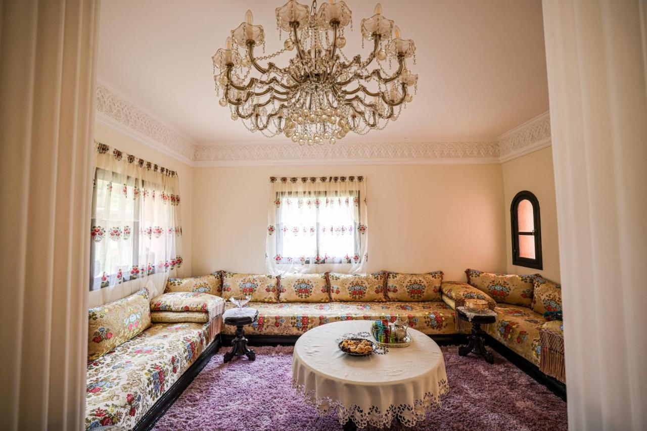 Tiguemine Sarah Hotel Douar Akkara Bagian luar foto