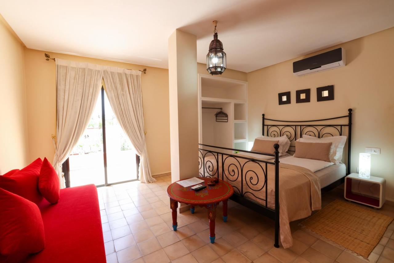 Tiguemine Sarah Hotel Douar Akkara Bagian luar foto