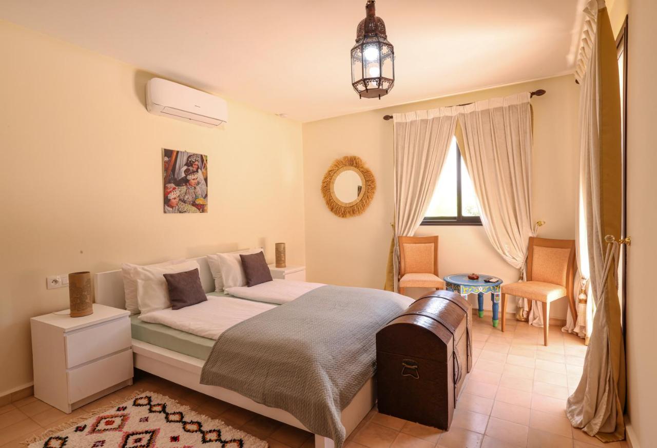 Tiguemine Sarah Hotel Douar Akkara Bagian luar foto