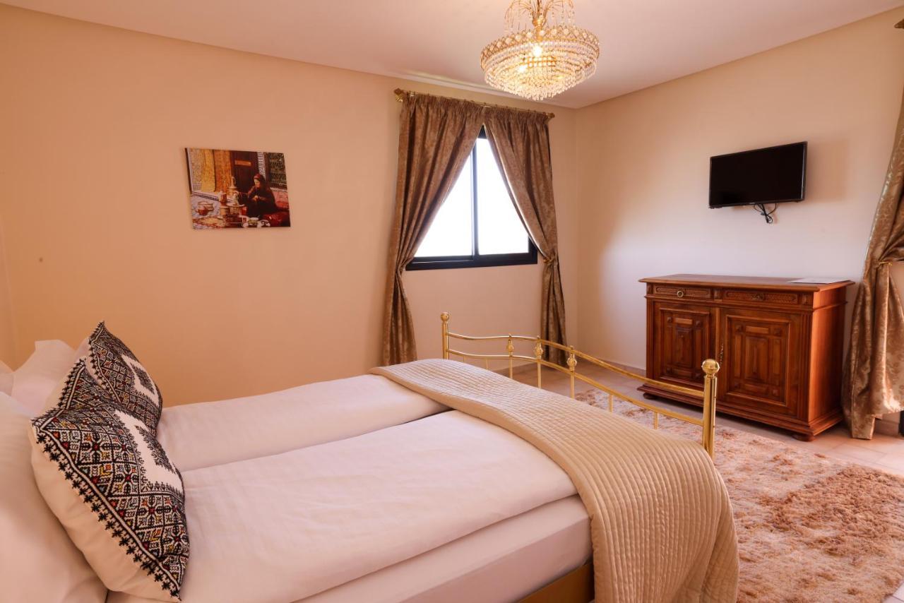 Tiguemine Sarah Hotel Douar Akkara Bagian luar foto