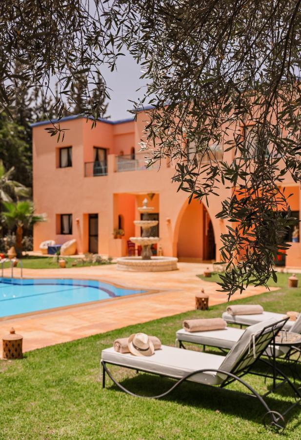 Tiguemine Sarah Hotel Douar Akkara Bagian luar foto