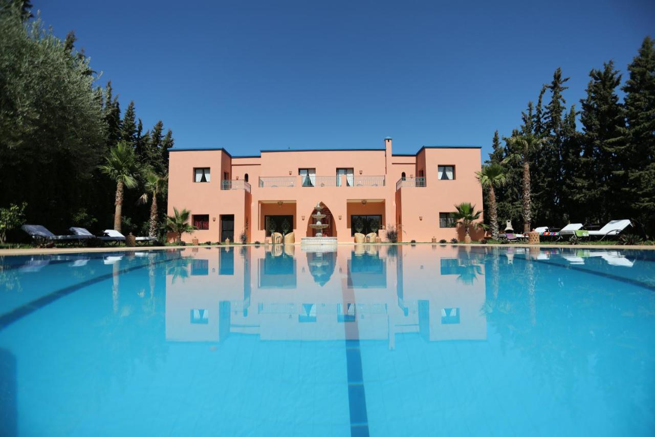 Tiguemine Sarah Hotel Douar Akkara Bagian luar foto