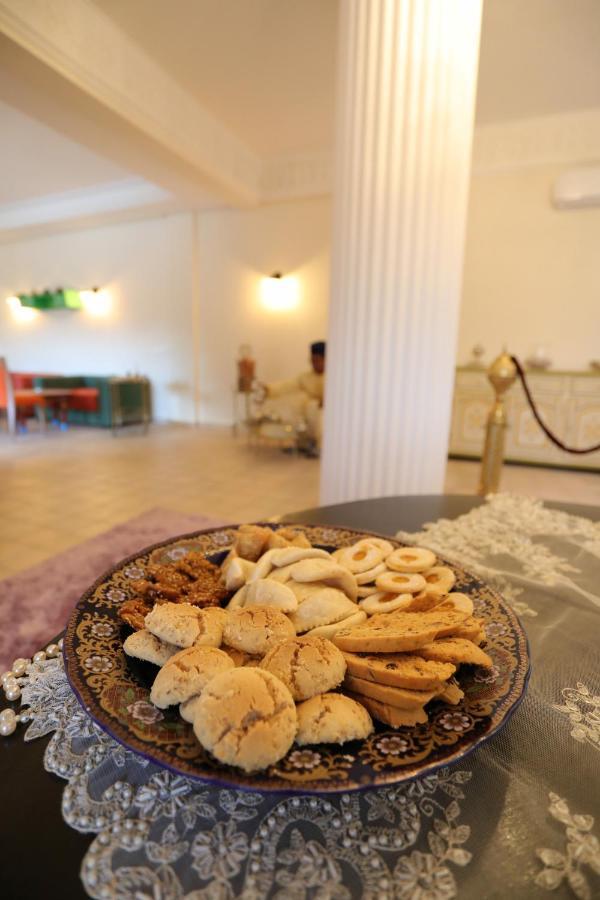 Tiguemine Sarah Hotel Douar Akkara Bagian luar foto