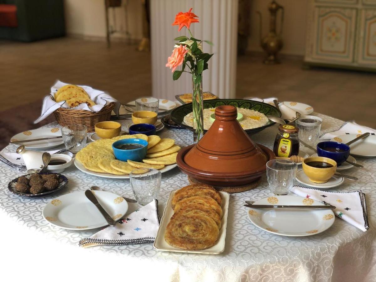 Tiguemine Sarah Hotel Douar Akkara Bagian luar foto