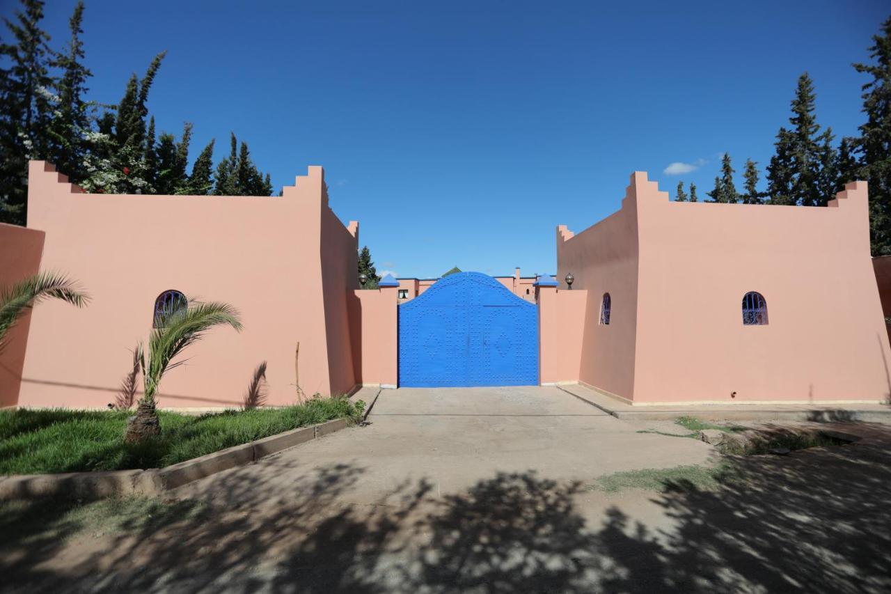 Tiguemine Sarah Hotel Douar Akkara Bagian luar foto