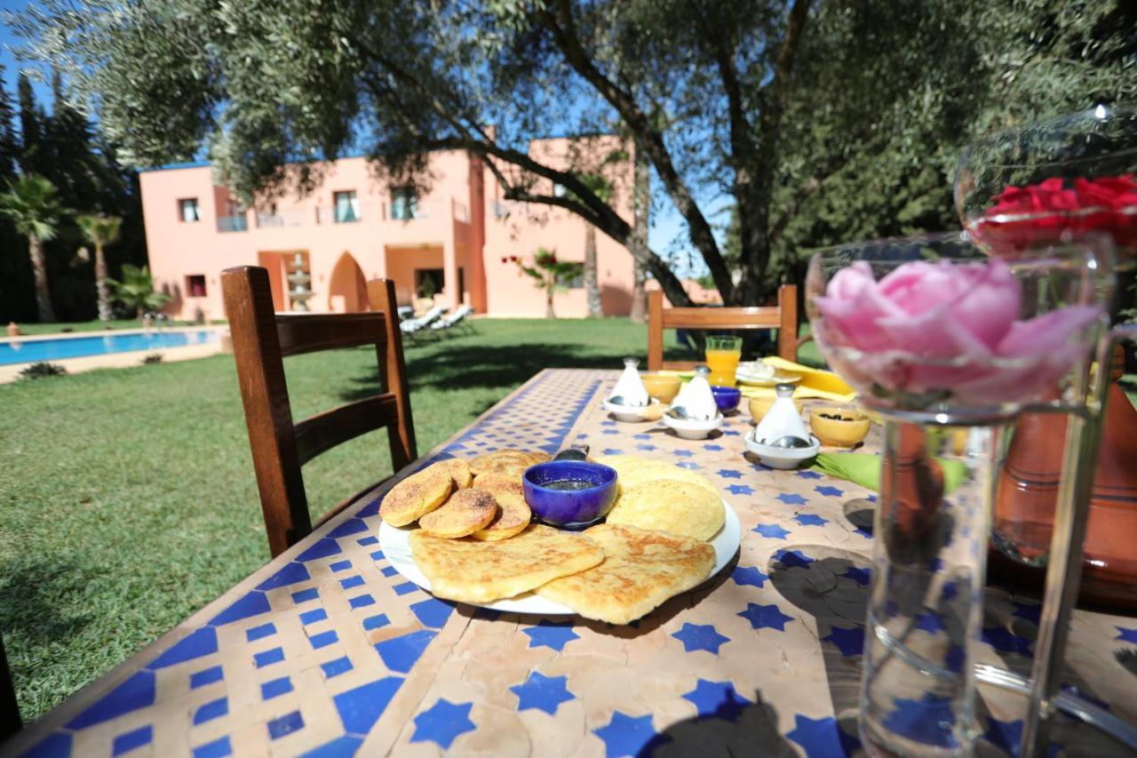 Tiguemine Sarah Hotel Douar Akkara Bagian luar foto